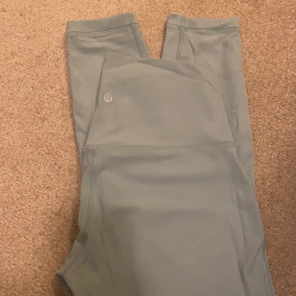Size 8 lululemon hazy jade align pant II 25”